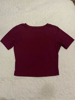 Tilly's Women's Maroon Short Sleeve Cropped Baby Tee Top Shirt Basic Size Small